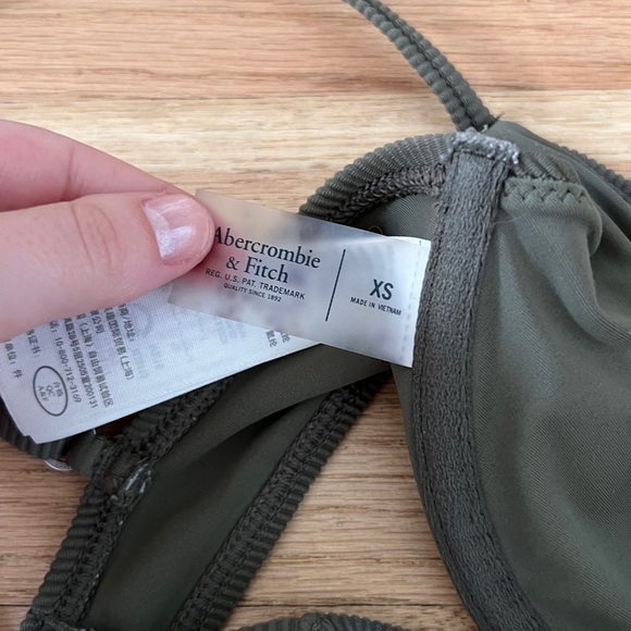 Abercrombie High Leg Cheeky Bikini - Picture 3 of 4